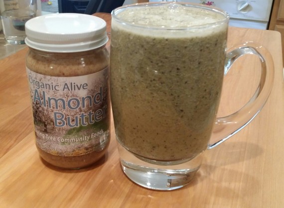 Raw Almond Butter Green-Brown Smoothie. 